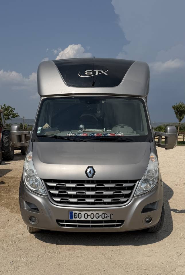 Kleine paardenvrachtwagen (B rijbewijs) STX 3 places assises Stalle 2 chevaux  2014 Tweedehands