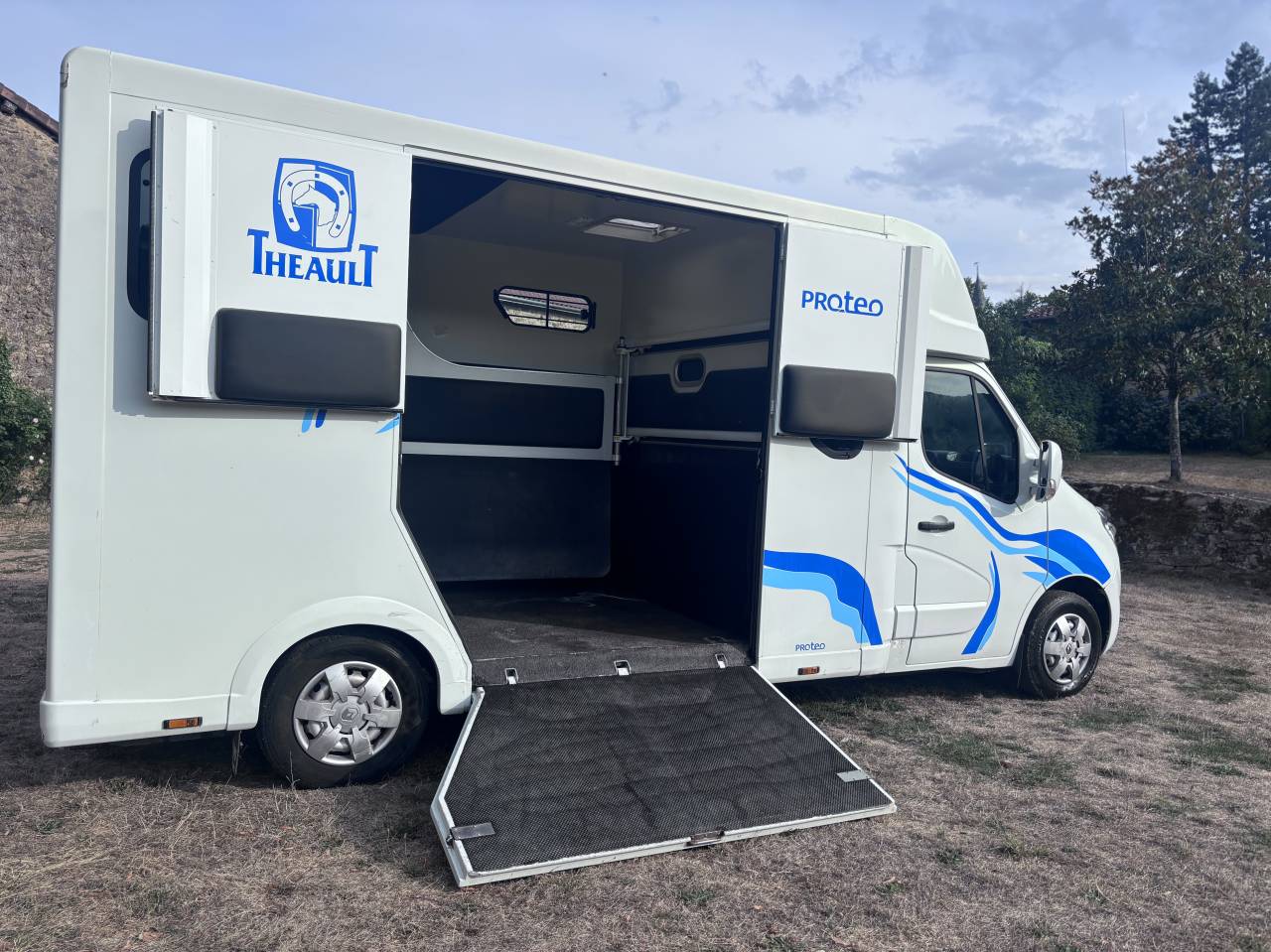 Kleine paardenvrachtwagen (B rijbewijs) Renault Master Proteo 2010 Tweedehands