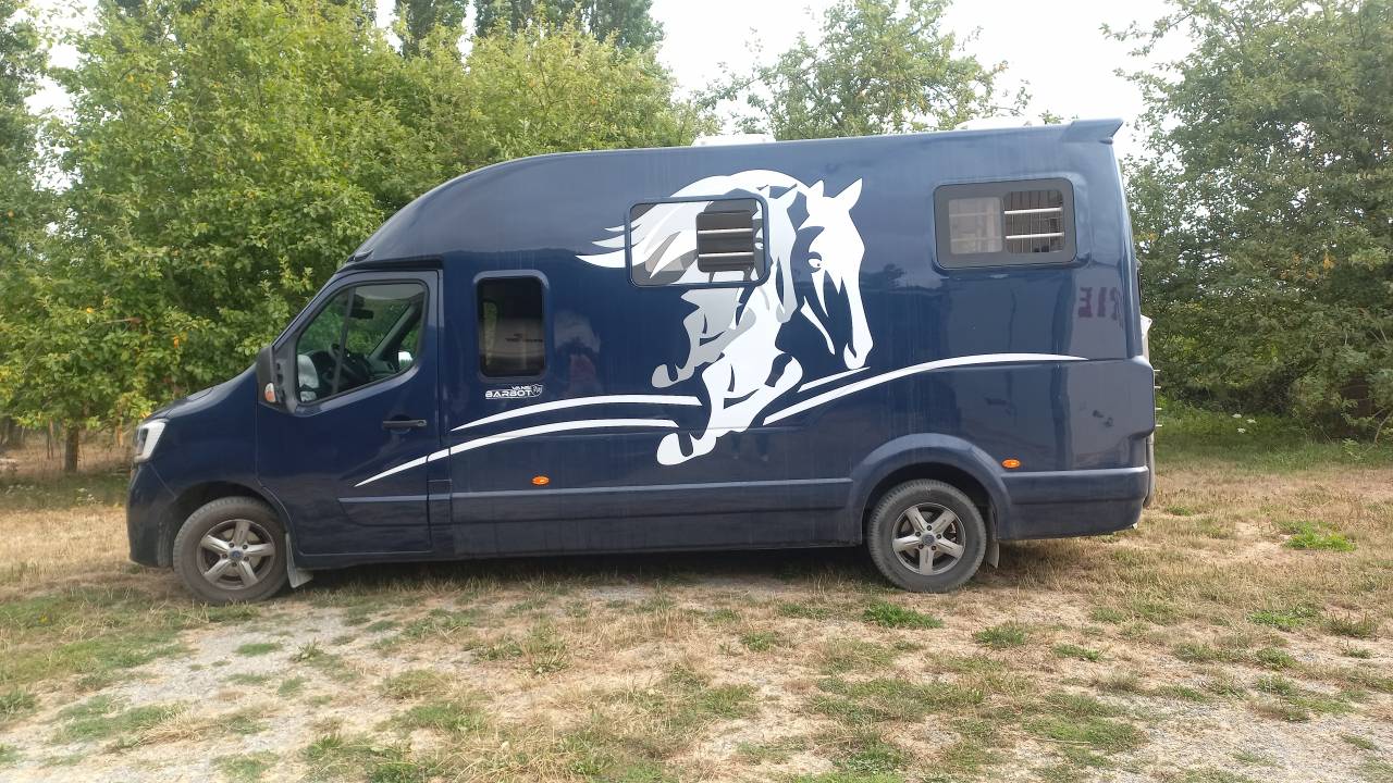Kleine paardenvrachtwagen (B rijbewijs) Barbot Renault Master III 2020 Tweedehands