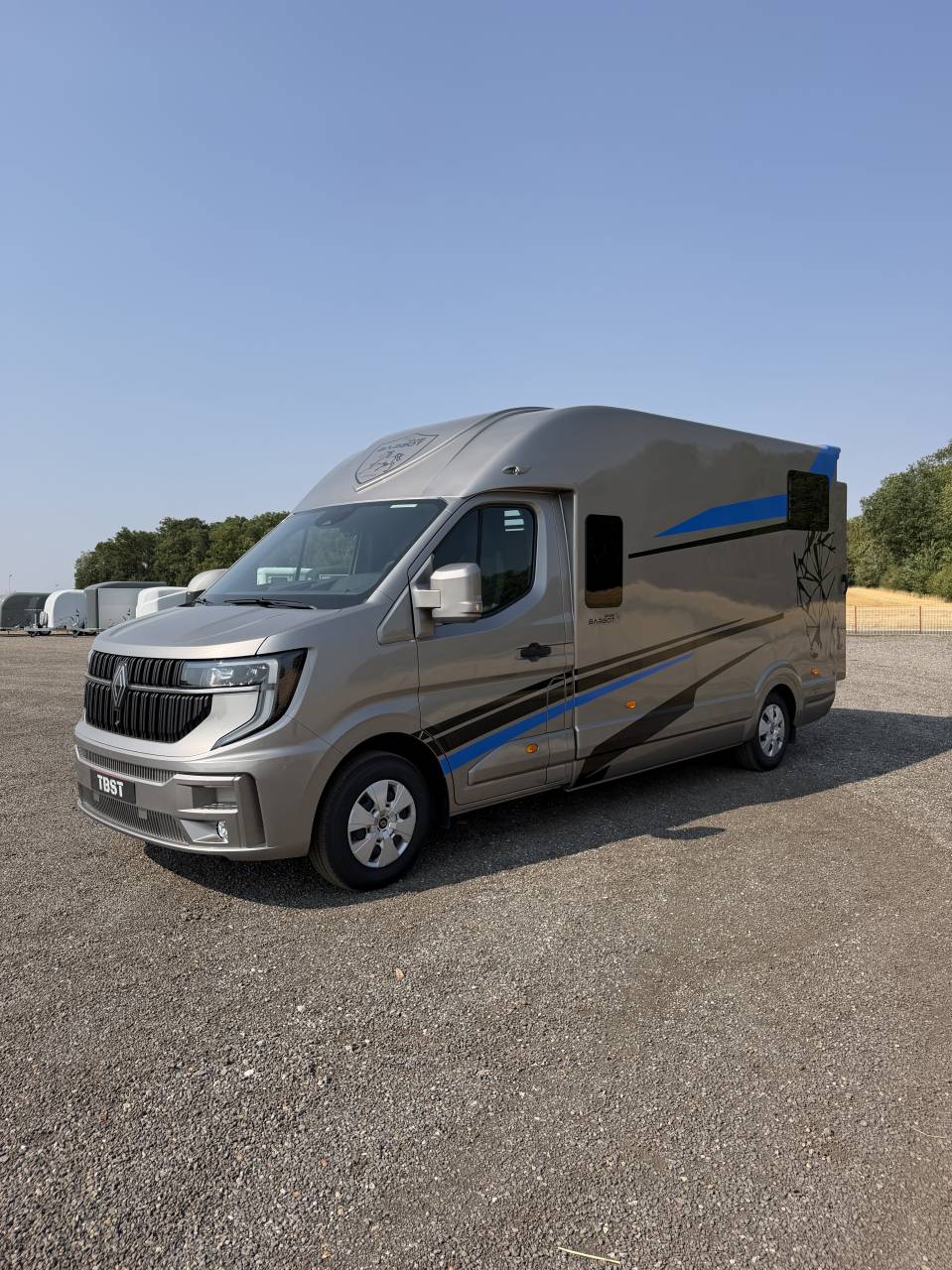 Kleine paardenvrachtwagen (B rijbewijs) Barbot LS5 Renault master  2026 Nieuw