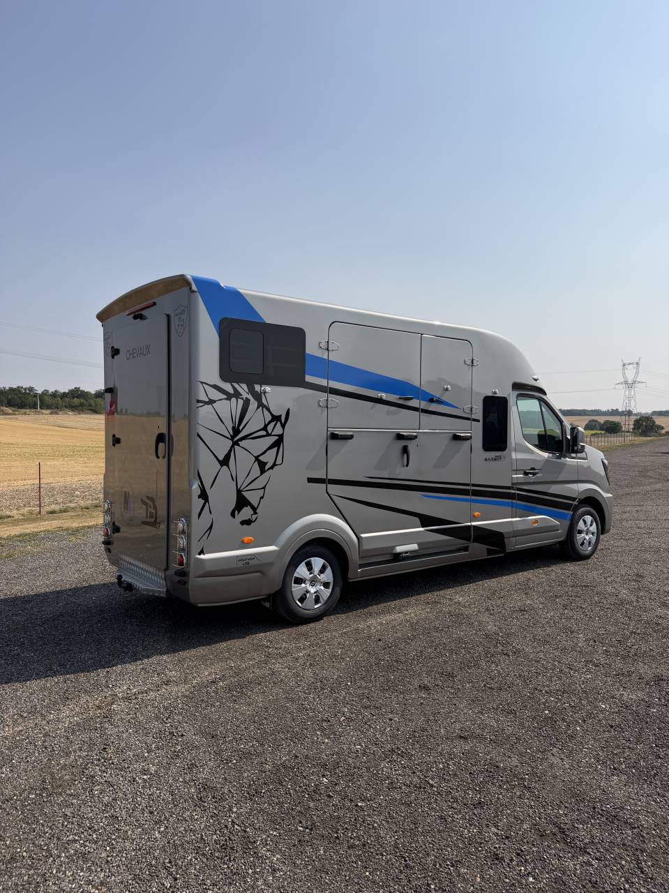 Kleine paardenvrachtwagen (B rijbewijs) Barbot LS5 Renault master  2026 Nieuw