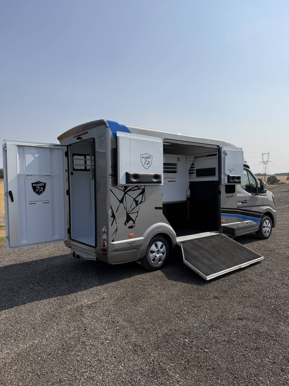 Kleine paardenvrachtwagen (B rijbewijs) Barbot LS5 Renault master  2026 Nieuw