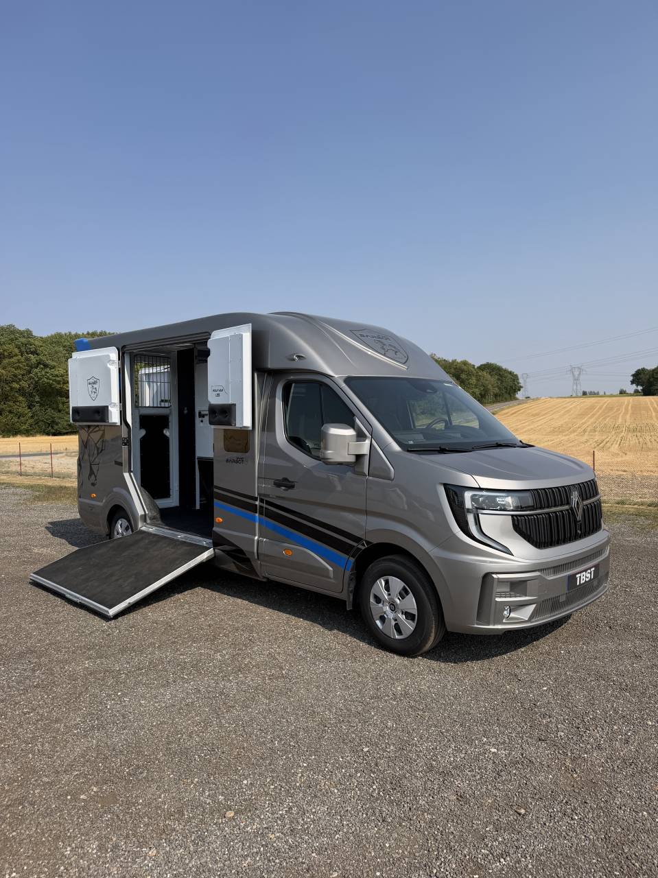 Kleine paardenvrachtwagen (B rijbewijs) Barbot LS5 Renault master  2026 Nieuw