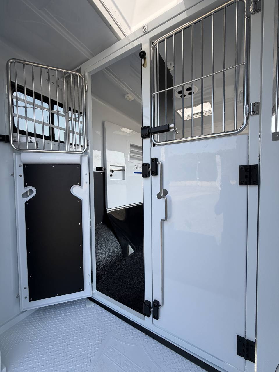 Kleine paardenvrachtwagen (B rijbewijs) Barbot LS5 Renault master  2026 Nieuw