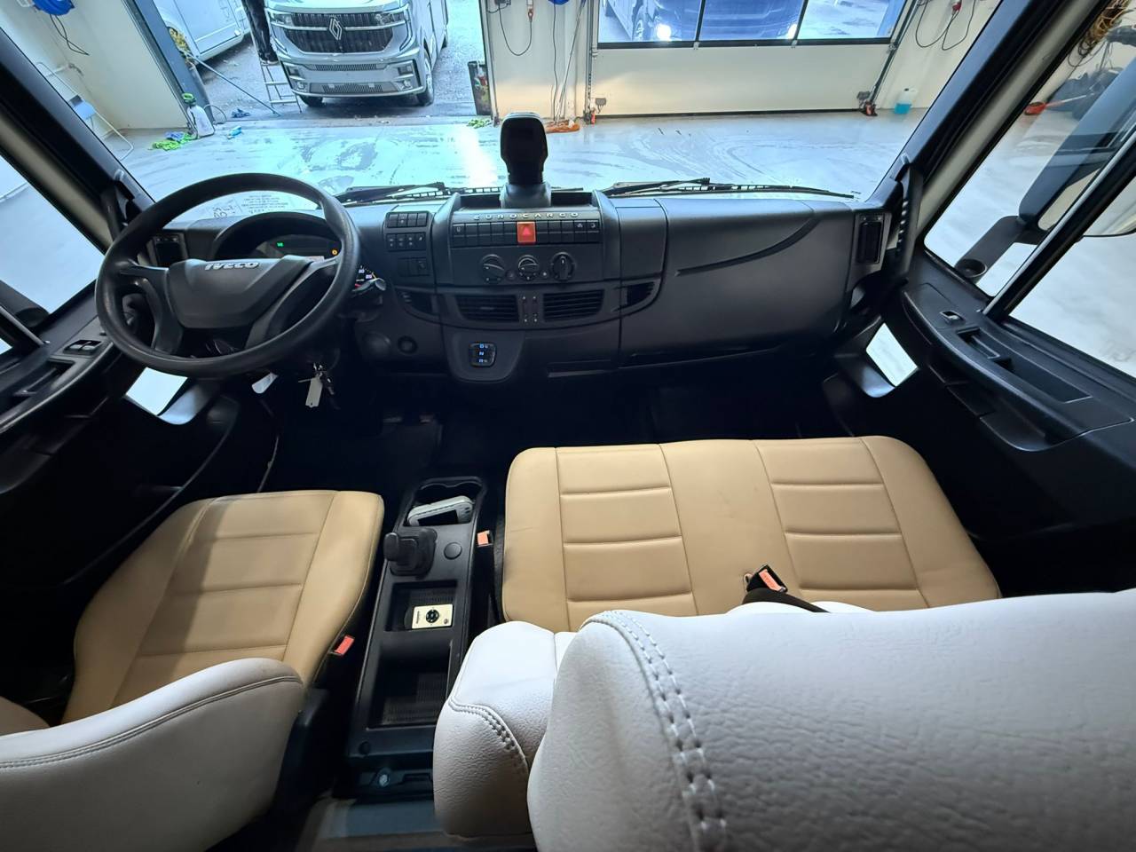 Zware paardenvrachtwagen (groot rijbewijs) Iveco living 2017 Tweedehands