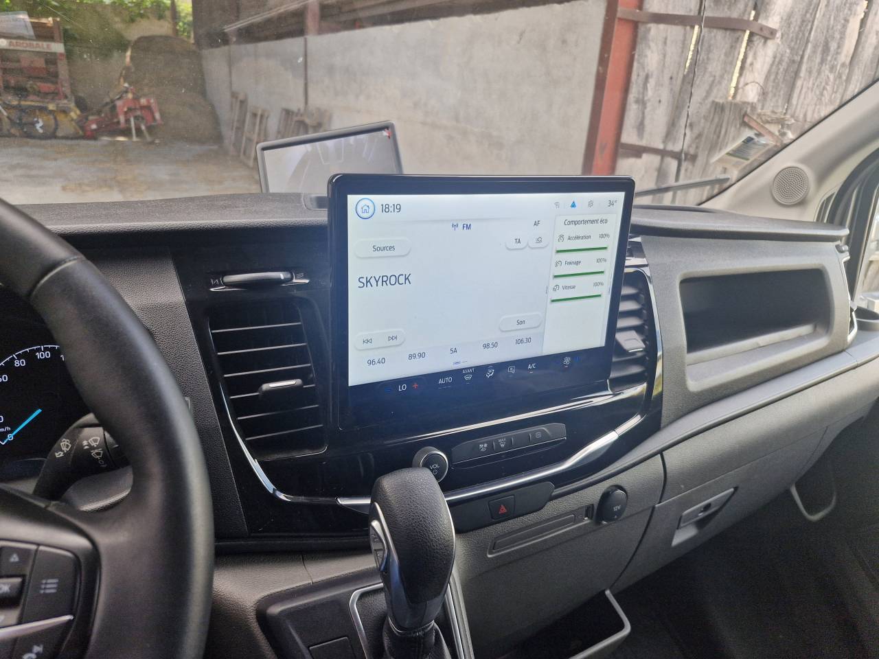 Kleine paardenvrachtwagen (B rijbewijs) Ford FORD 2023 Tweedehands