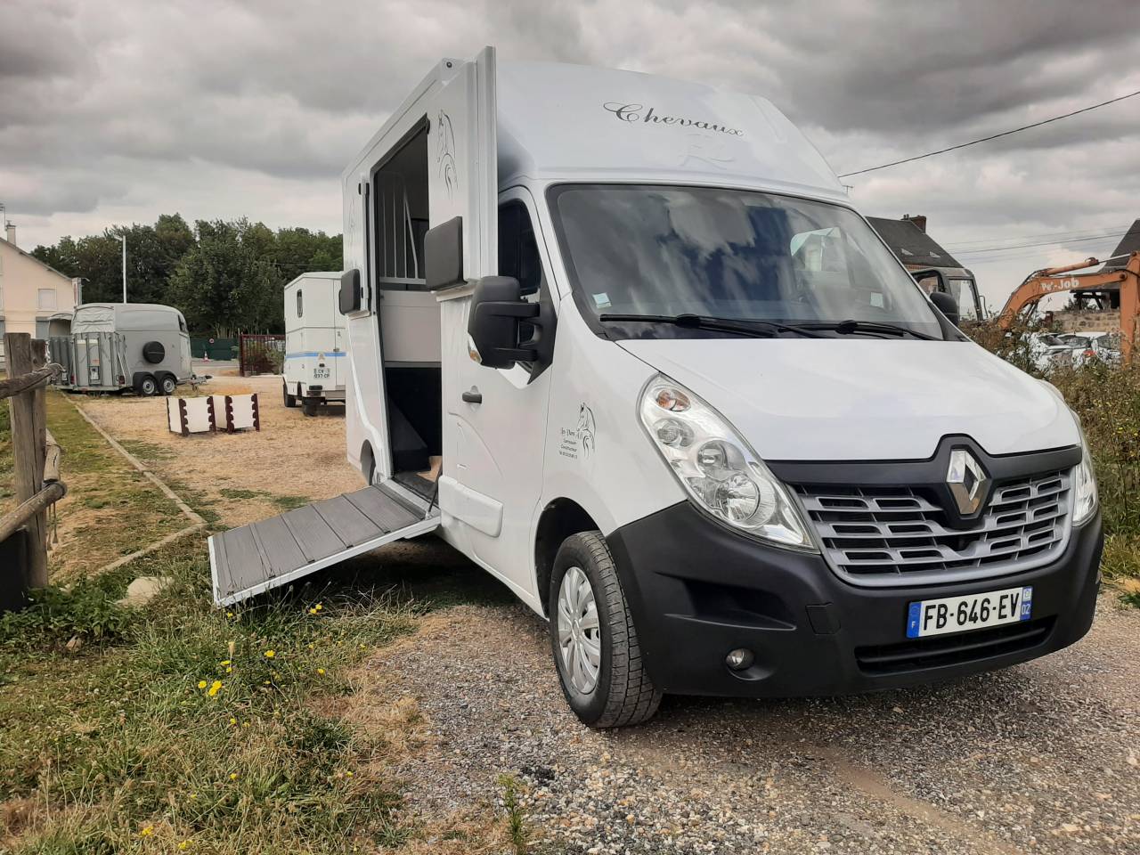 Kleine paardenvrachtwagen (B rijbewijs) Renault Master 2017 Tweedehands