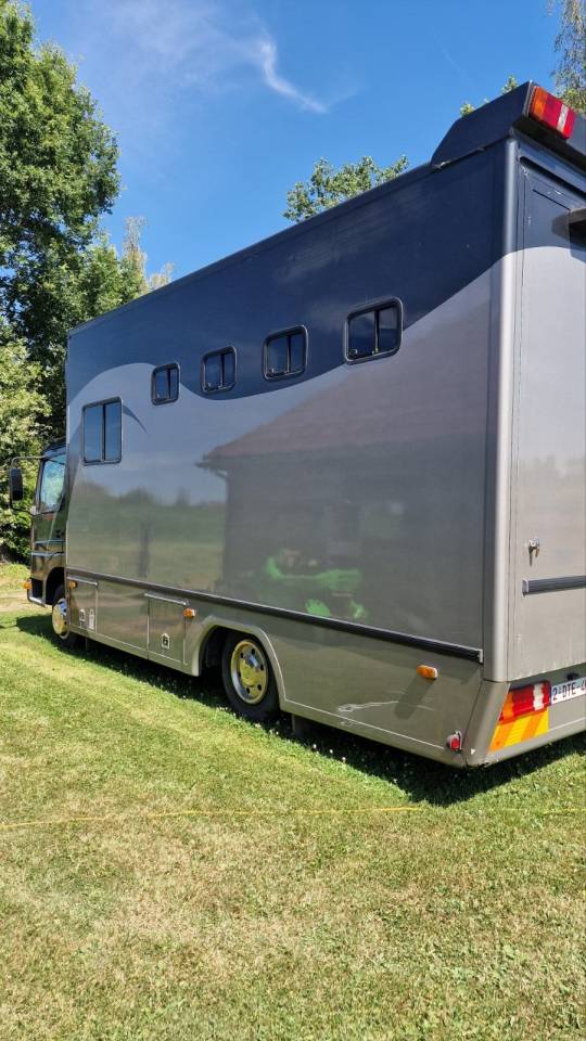 Mercedes atego 4 paarden 