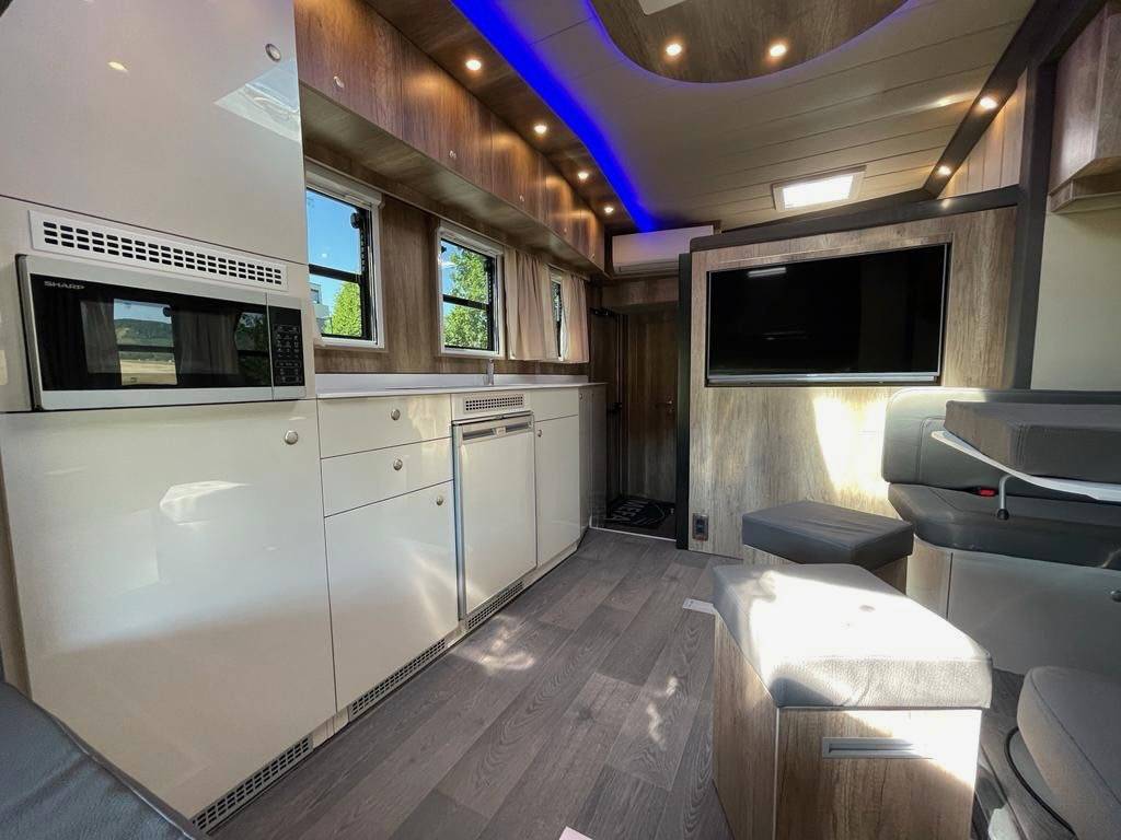 Zware paardenvrachtwagen (groot rijbewijs) Man MAN TGM 18.320 ANKA POP OUT 2026 Nieuw