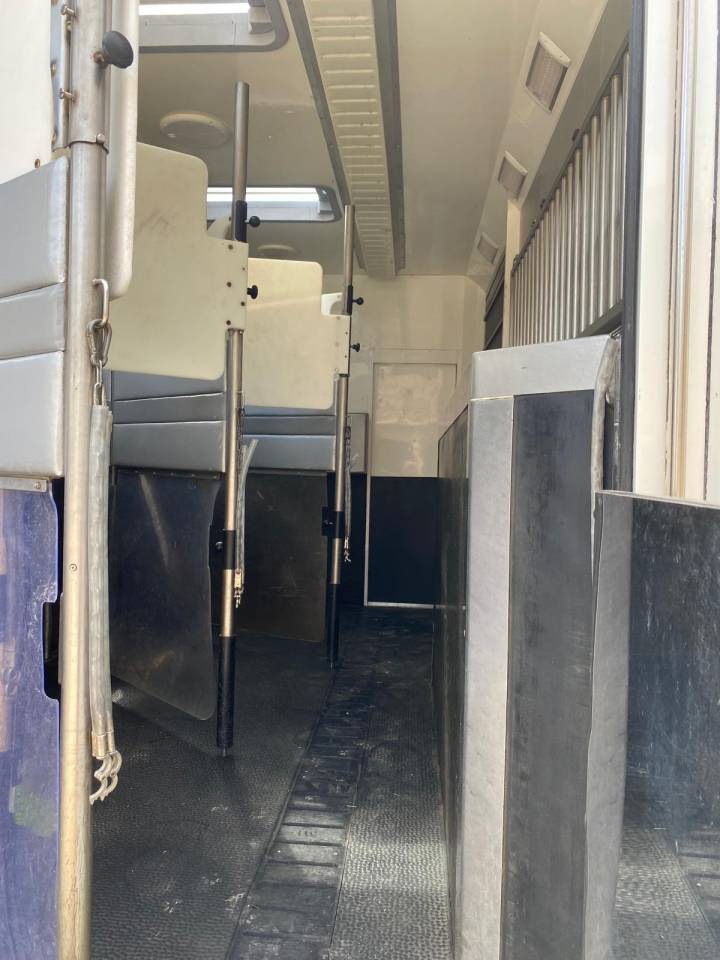 Zware paardenvrachtwagen (groot rijbewijs) Iveco IVECO EUROCARGO 160E28 STX POP OUT 2010 Tweedehands