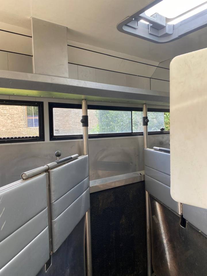 Zware paardenvrachtwagen (groot rijbewijs) Iveco IVECO EUROCARGO 160E28 STX POP OUT 2010 Tweedehands