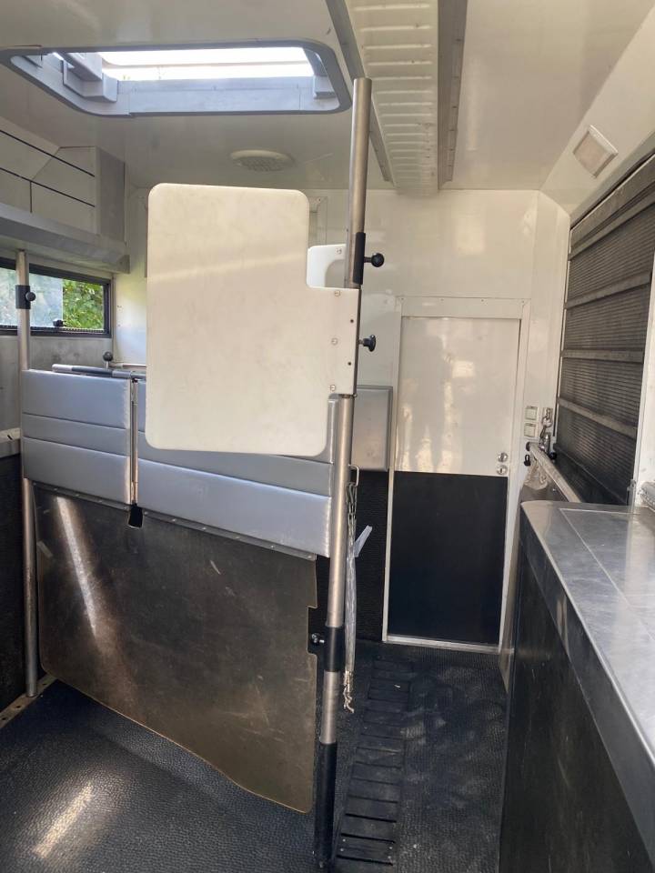 Zware paardenvrachtwagen (groot rijbewijs) Iveco IVECO EUROCARGO 160E28 STX POP OUT 2010 Tweedehands