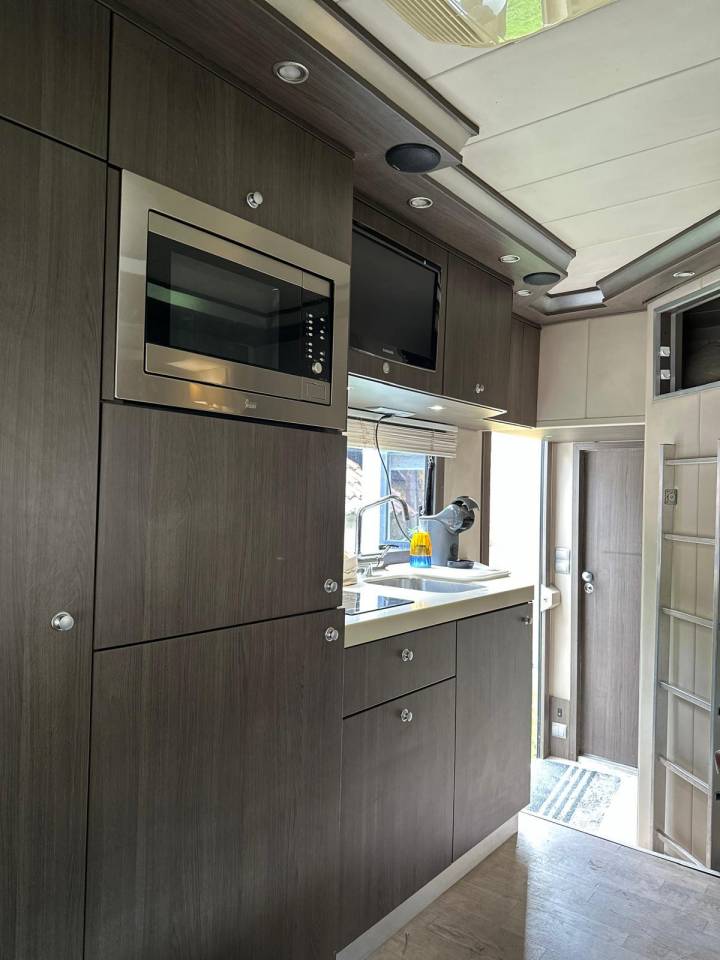 Zware paardenvrachtwagen (groot rijbewijs) Iveco IVECO EUROCARGO 160E28 STX POP OUT 2010 Tweedehands