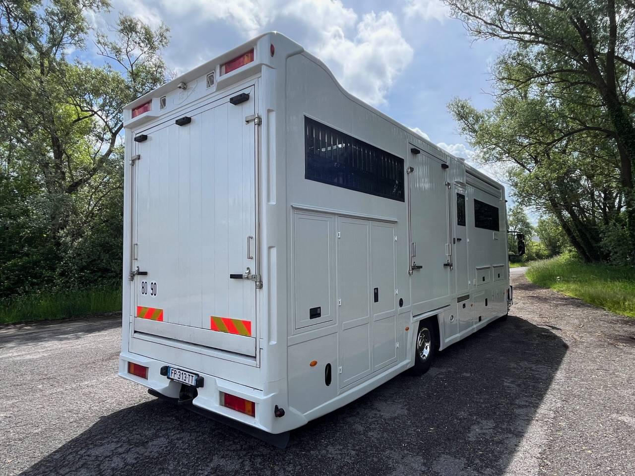 Zware paardenvrachtwagen (groot rijbewijs) Iveco IVECO EUROCARGO 160E28 STX POP OUT 2010 Tweedehands