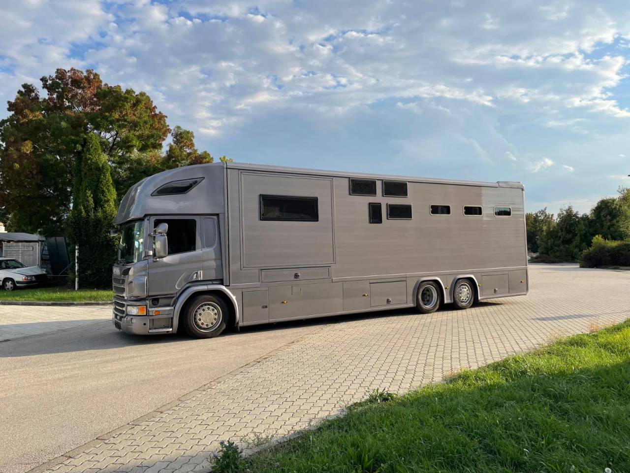Zware paardenvrachtwagen (groot rijbewijs) Scania SCANIA P360 DICKENHERR POP OUT 2014 Tweedehands