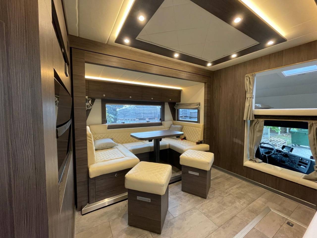 Zware paardenvrachtwagen (groot rijbewijs) Scania SCANIA P360 DICKENHERR POP OUT 2014 Tweedehands
