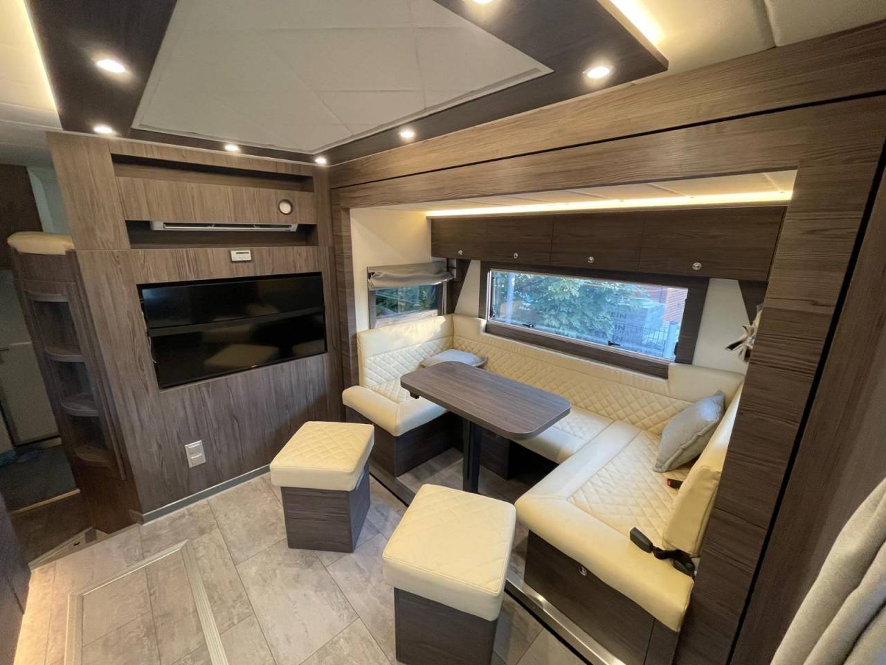 Zware paardenvrachtwagen (groot rijbewijs) Scania SCANIA P360 DICKENHERR POP OUT 2014 Tweedehands