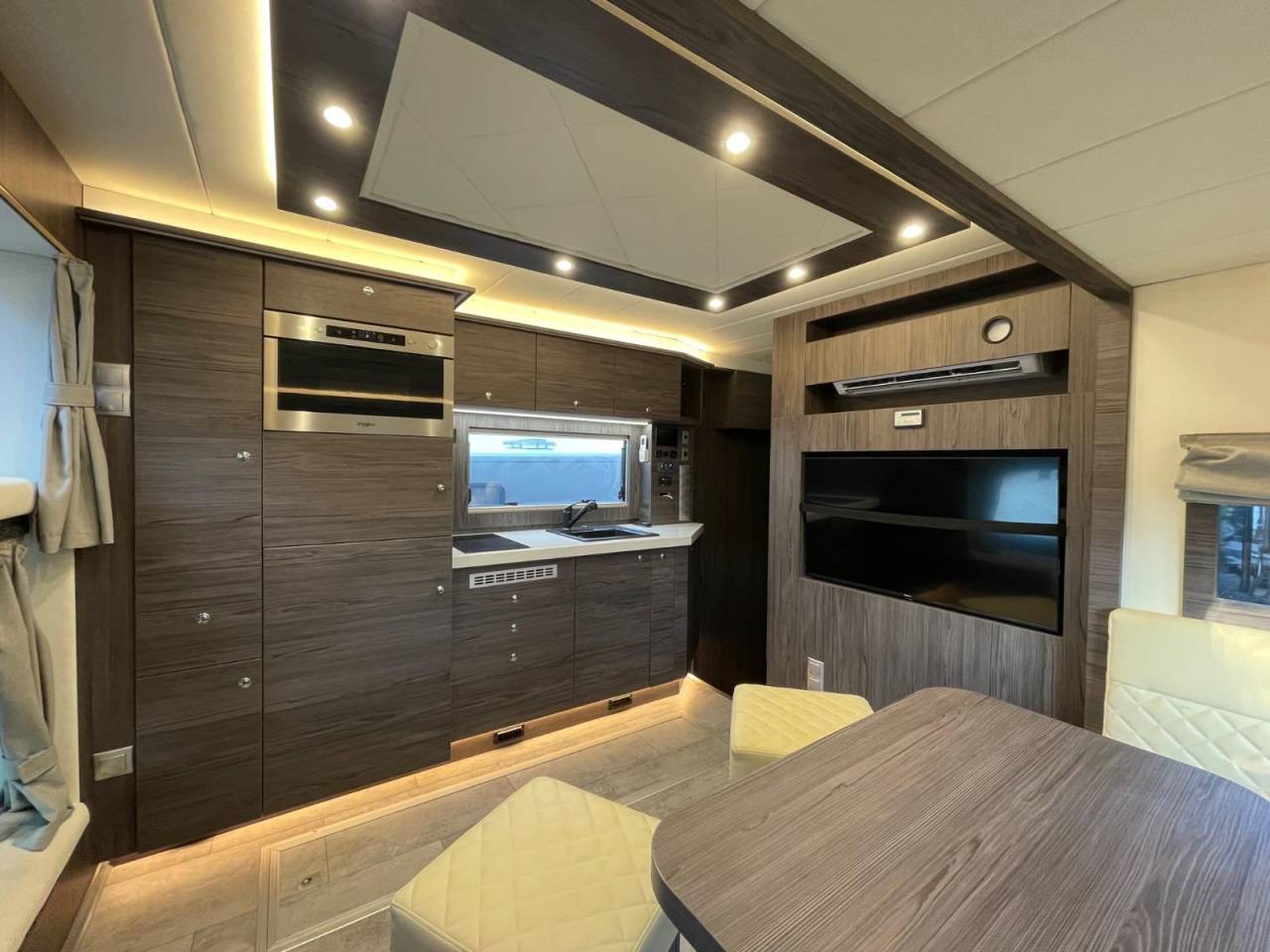 Zware paardenvrachtwagen (groot rijbewijs) Scania SCANIA P360 DICKENHERR POP OUT 2014 Tweedehands