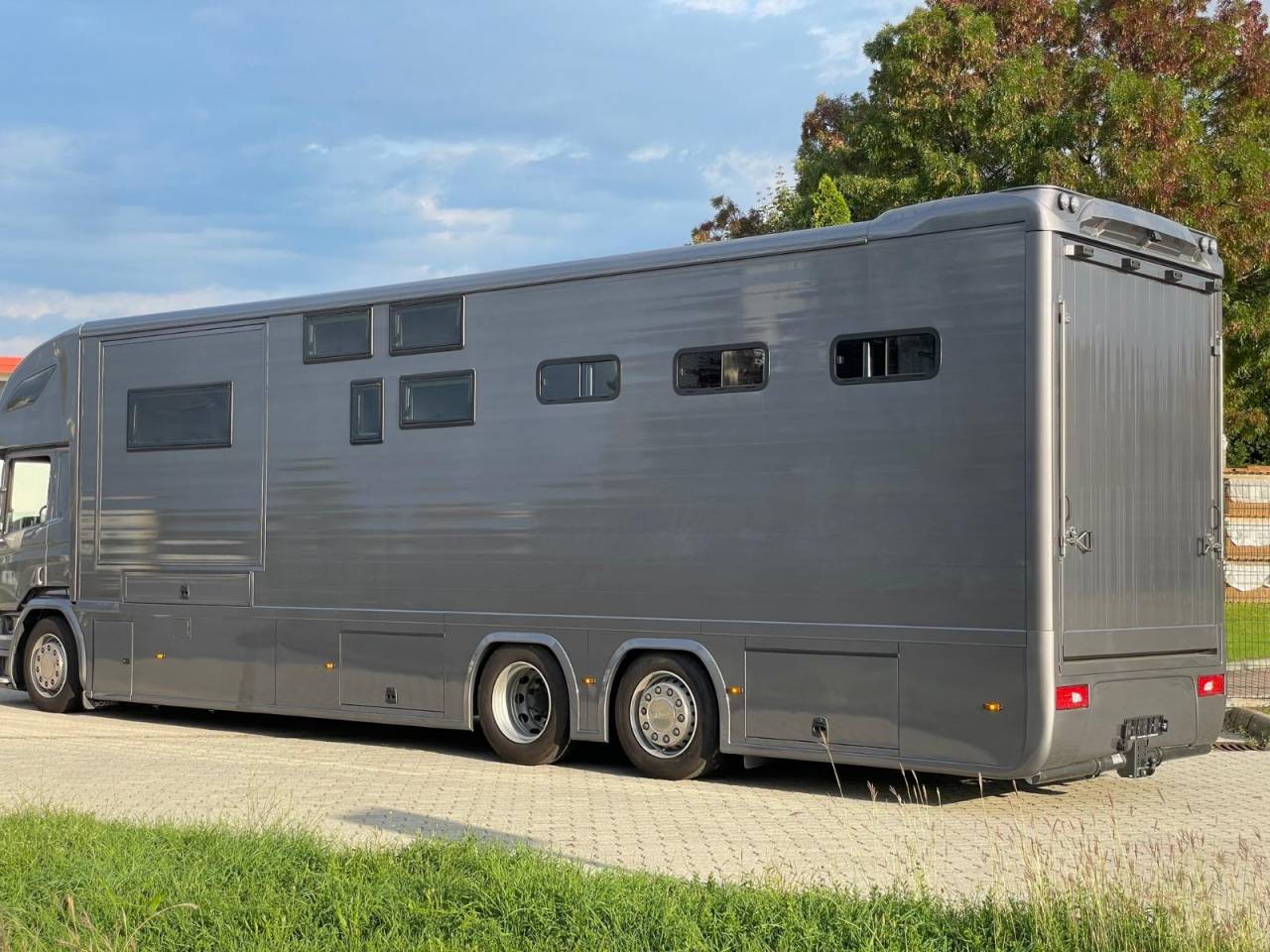 Zware paardenvrachtwagen (groot rijbewijs) Scania SCANIA P360 DICKENHERR POP OUT 2014 Tweedehands