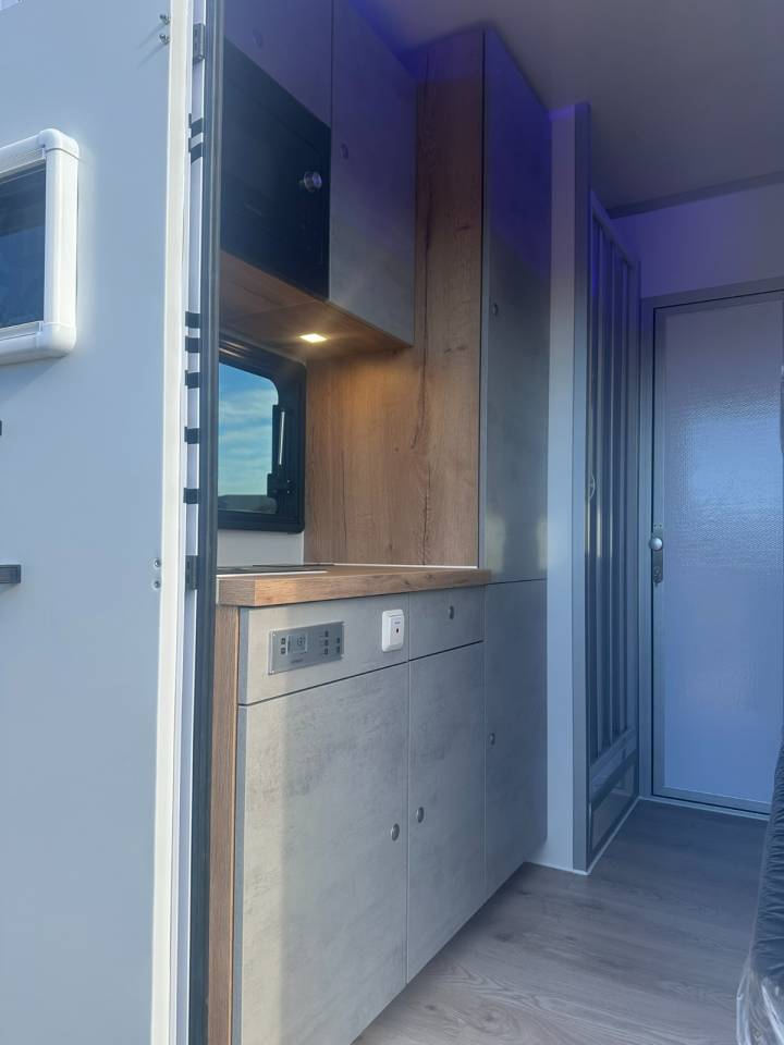 Zware paardenvrachtwagen (groot rijbewijs) Iveco IVECO DAILY 50.210 MSG STABLEHOPPER XXL PLUS 2026 Nieuw