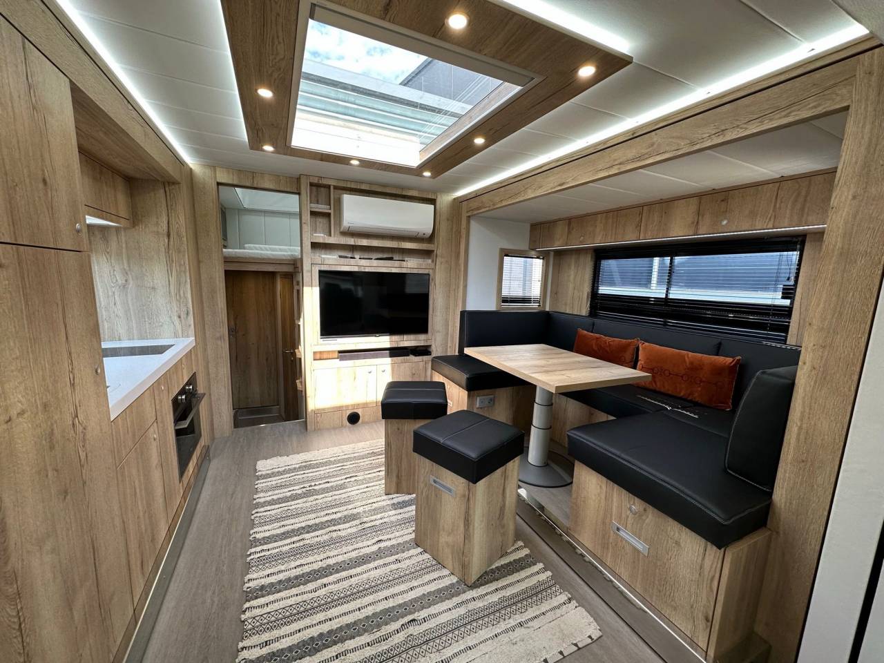 Zware paardenvrachtwagen (groot rijbewijs) HTI SCANIA S450 HTI PROFESSIONAL DOUBLE POP OUT & POP  2026 Nieuw