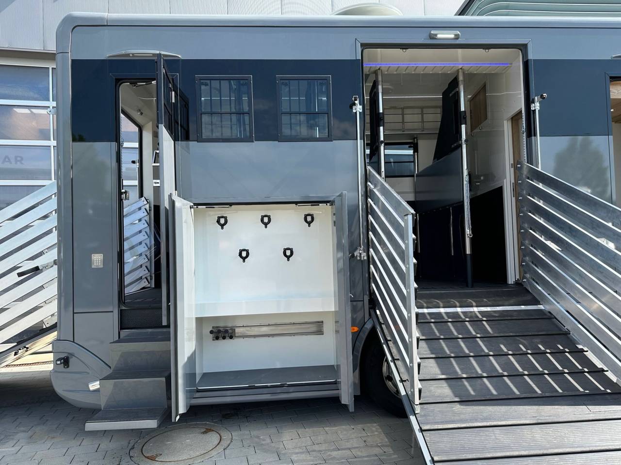 Zware paardenvrachtwagen (groot rijbewijs) HTI SCANIA S450 HTI PROFESSIONAL DOUBLE POP OUT & POP  2026 Nieuw