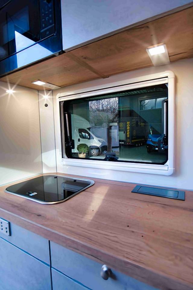Zware paardenvrachtwagen (groot rijbewijs) Iveco IVECO DAILY 50.210 MSG STABLEHOPPER XXL PLUS 2026 Nieuw