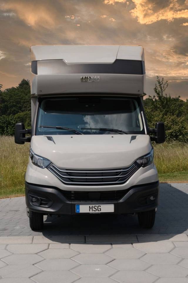 Zware paardenvrachtwagen (groot rijbewijs) Iveco IVECO DAILY 50.210 MSG STABLEHOPPER XXL 2026 Nieuw