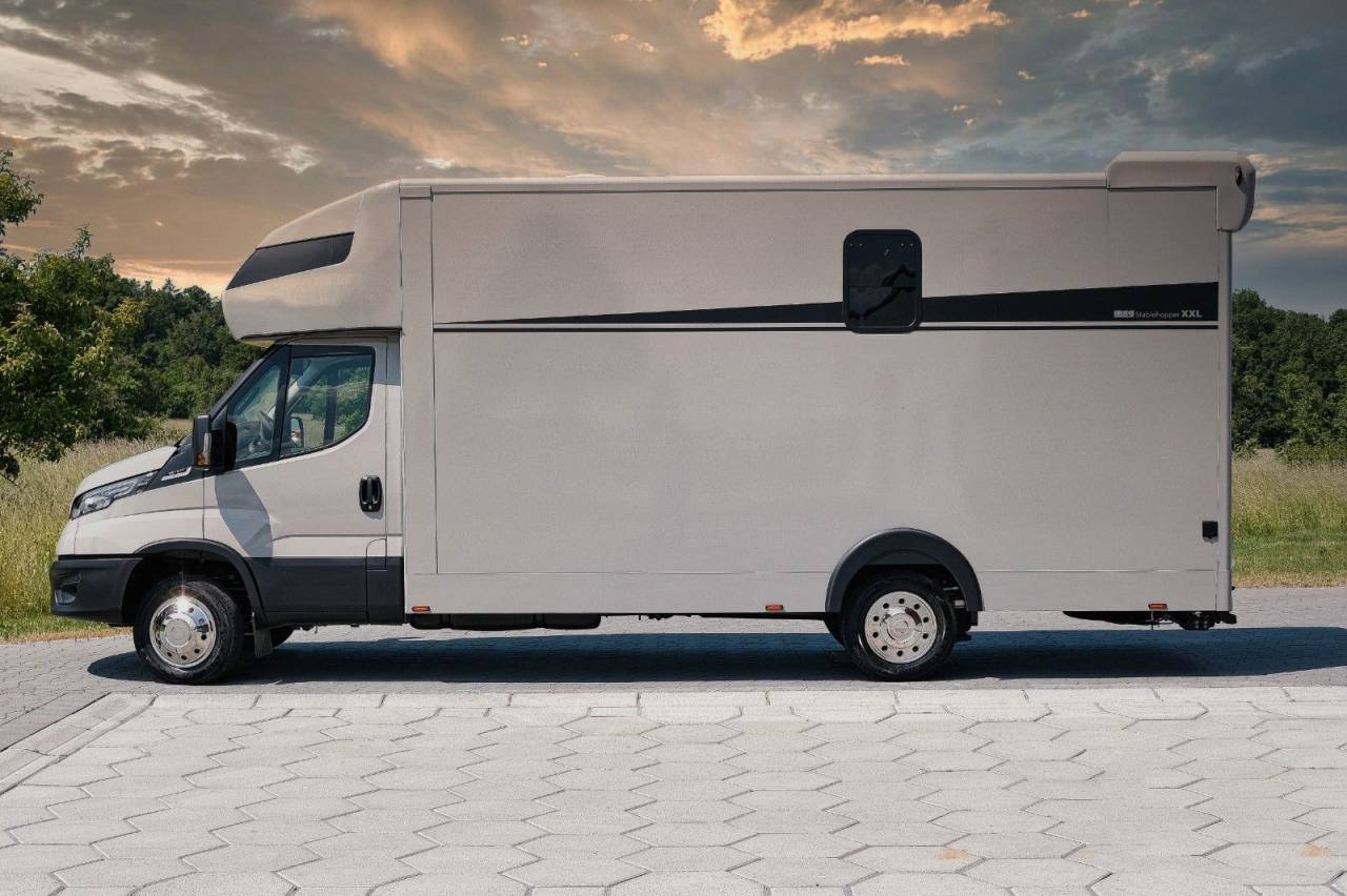 Zware paardenvrachtwagen (groot rijbewijs) Iveco IVECO DAILY 50.210 MSG STABLEHOPPER XXL 2026 Nieuw