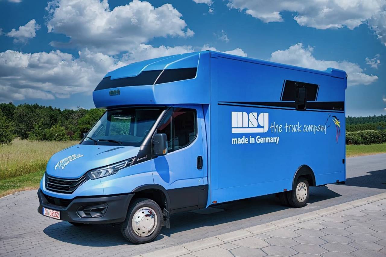 Zware paardenvrachtwagen (groot rijbewijs) Iveco IVECO DAILY 50.210 MSG STABLEHOPPER XXL 2026 Nieuw
