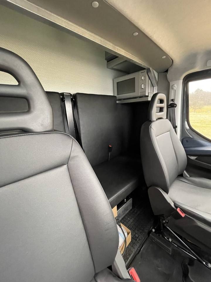 Zware paardenvrachtwagen (groot rijbewijs) Iveco IVECO DAILY 50.210 MSG STABLEHOPPER XXL 2026 Nieuw