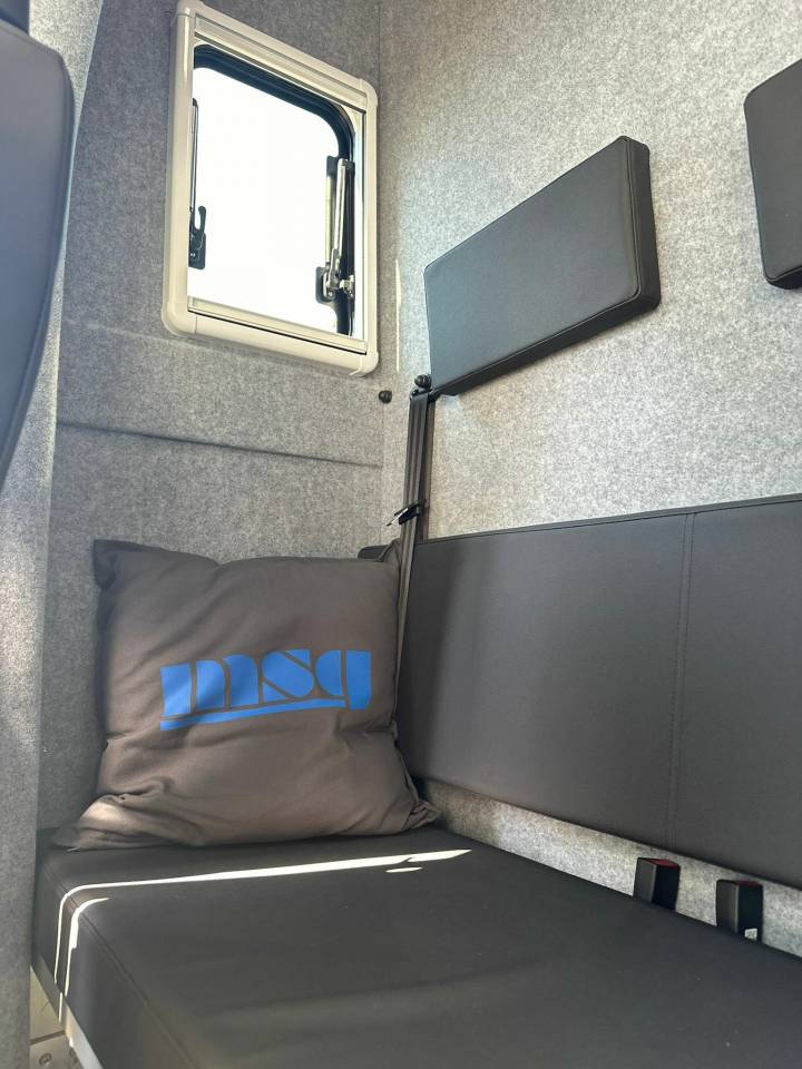 Zware paardenvrachtwagen (groot rijbewijs) Iveco IVECO DAILY 50.210 MSG STABLEHOPPER XXL 2026 Nieuw