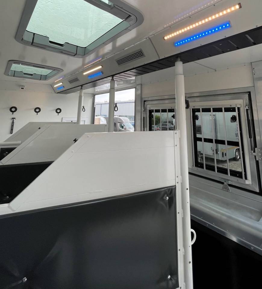 Zware paardenvrachtwagen (groot rijbewijs) Man MAN TGM 18.320 ANKA POP OUT 2026 Nieuw