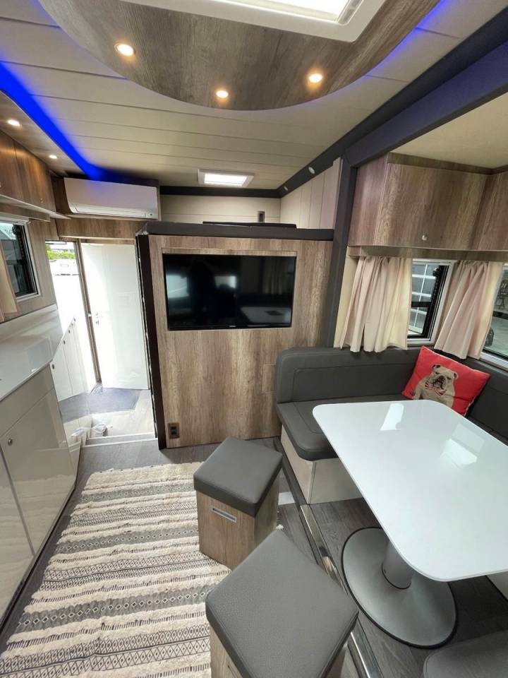 Zware paardenvrachtwagen (groot rijbewijs) Man MAN TGM 18.320 ANKA POP OUT 2026 Nieuw