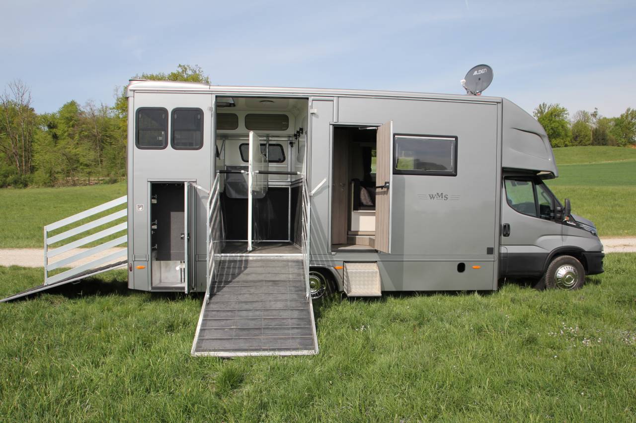 Zware paardenvrachtwagen (groot rijbewijs) Iveco IVECO DAILY 70C21 WMS POP OUT 2026 Nieuw