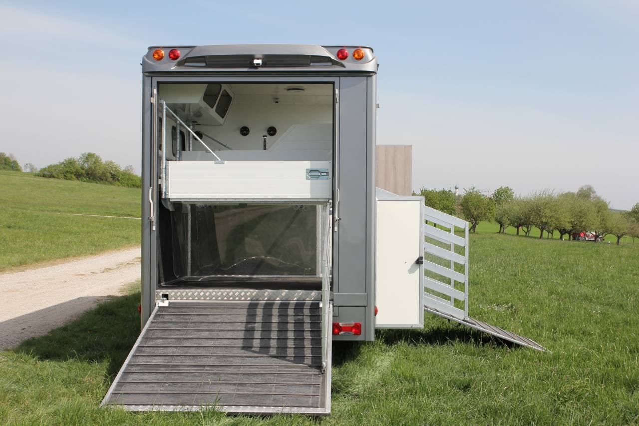 Zware paardenvrachtwagen (groot rijbewijs) Iveco IVECO DAILY 70C21 WMS POP OUT 2026 Nieuw