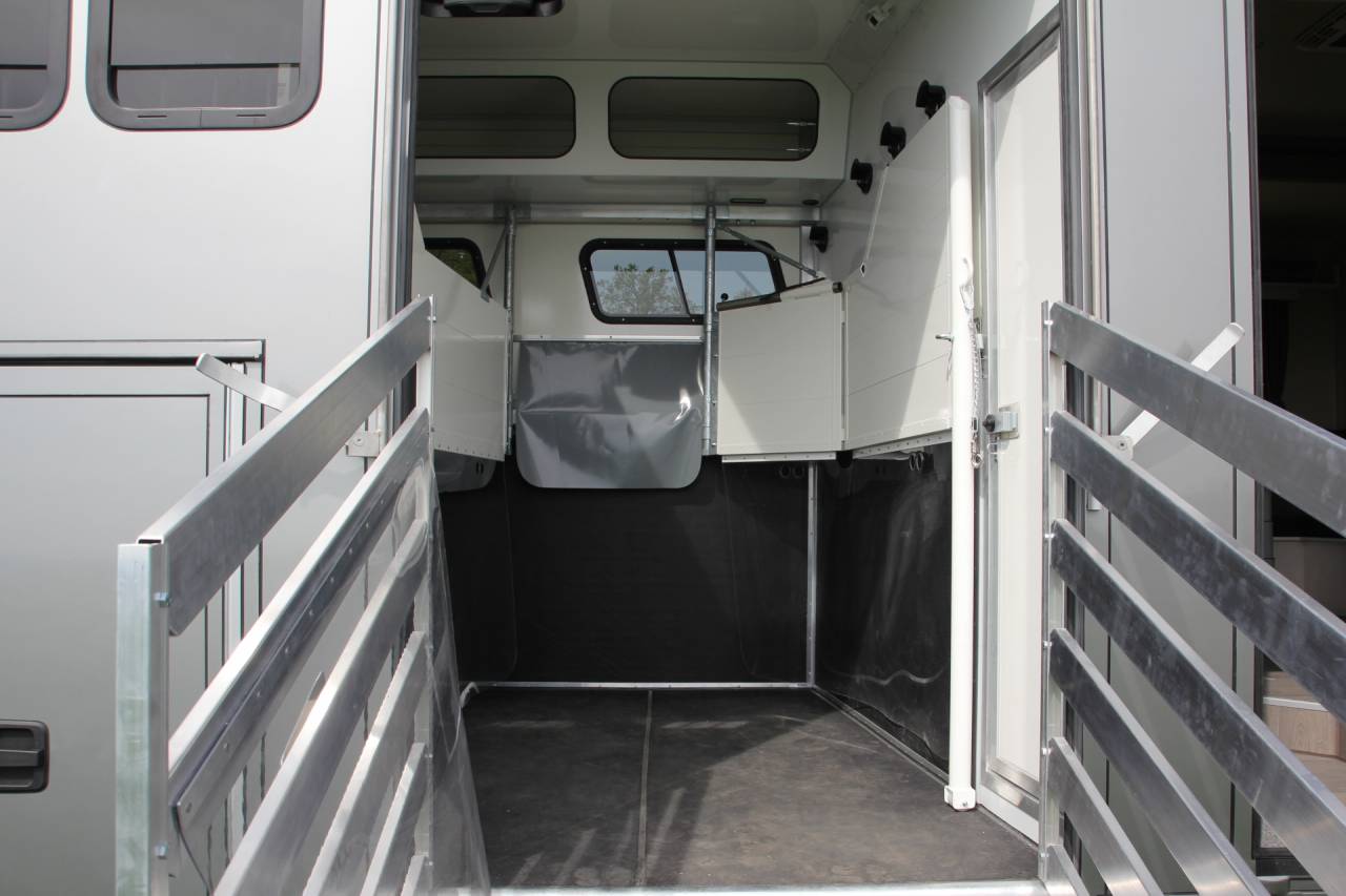 Zware paardenvrachtwagen (groot rijbewijs) Iveco IVECO DAILY 70C21 WMS POP OUT 2026 Nieuw