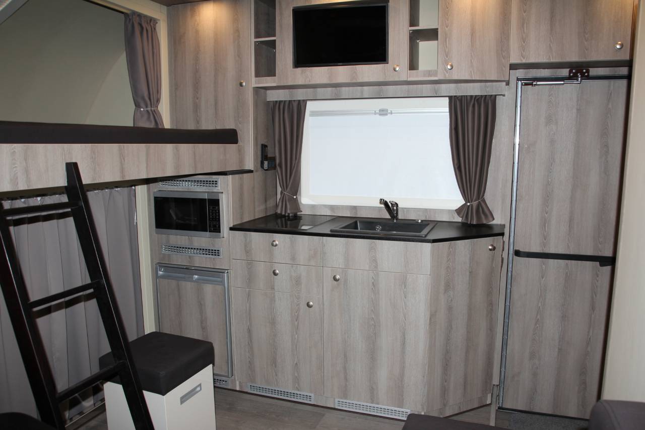 Zware paardenvrachtwagen (groot rijbewijs) Iveco IVECO DAILY 70C21 WMS POP OUT 2026 Nieuw