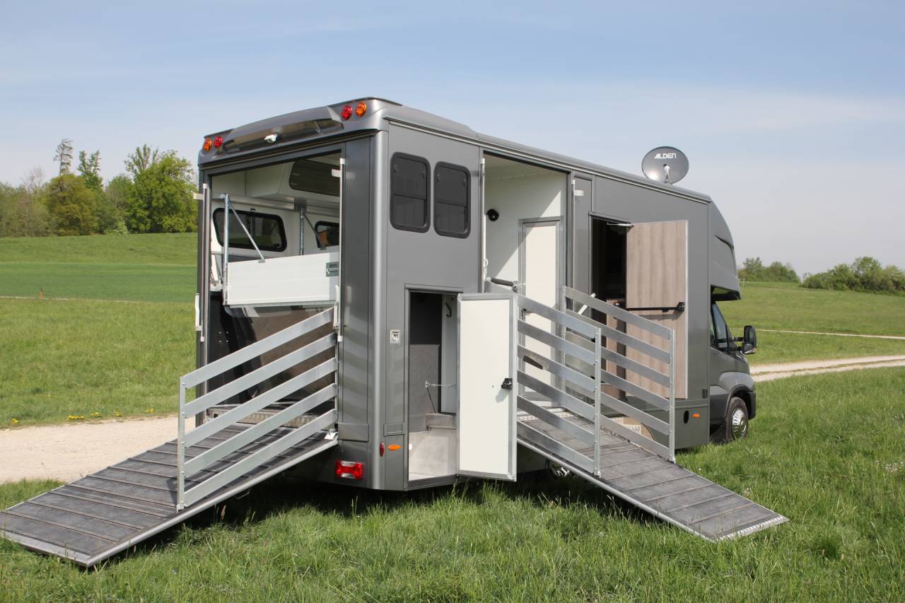 Zware paardenvrachtwagen (groot rijbewijs) Iveco IVECO DAILY 70C21 WMS POP OUT 2026 Nieuw