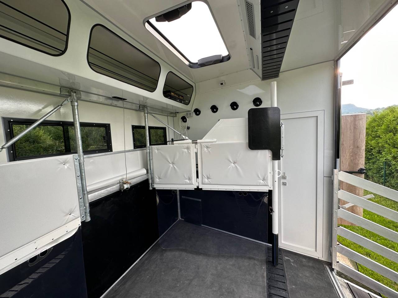 Zware paardenvrachtwagen (groot rijbewijs) Man MAN TGM 18.320 ANKA POP OUT 2026 Nieuw