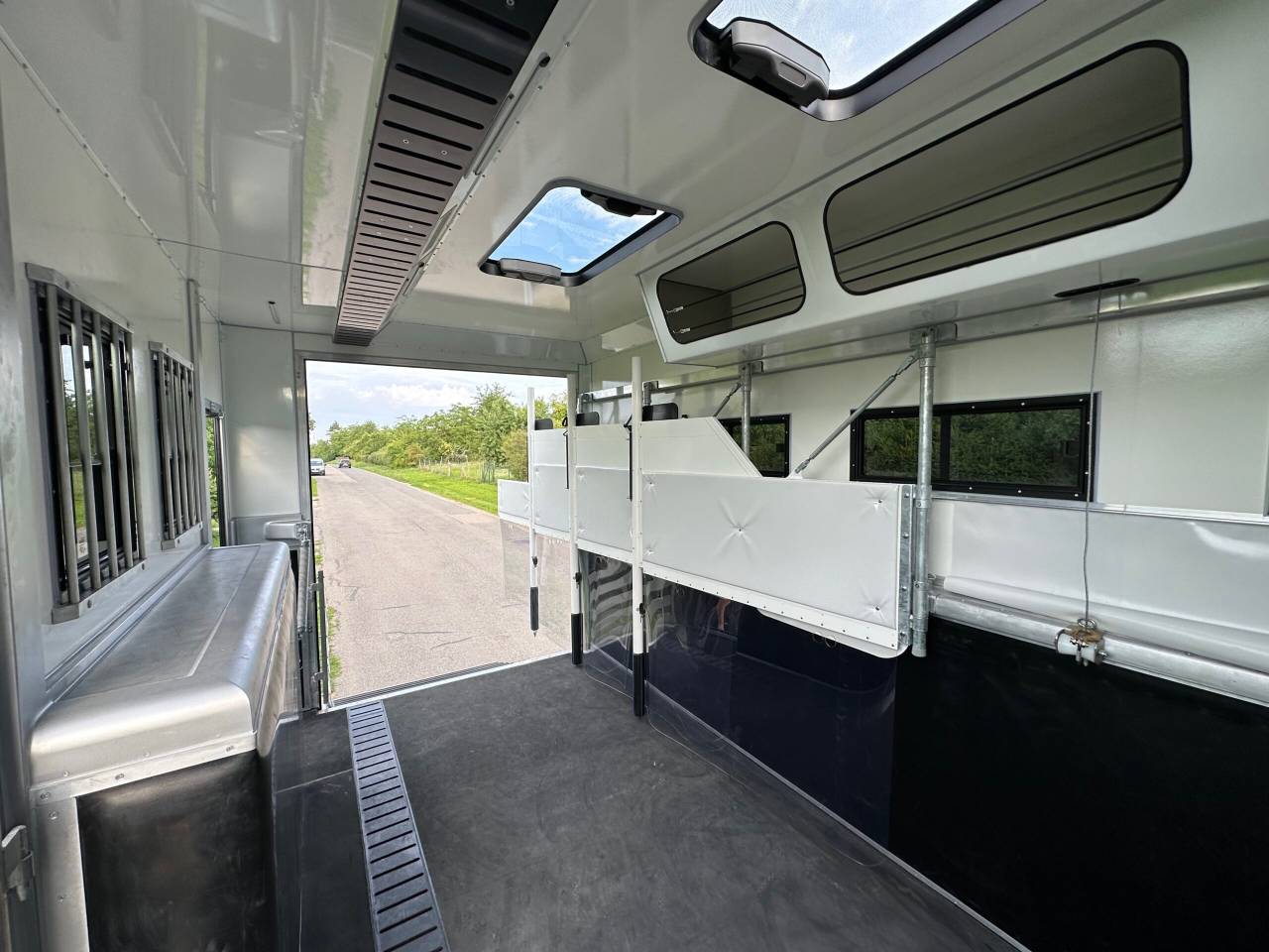 Zware paardenvrachtwagen (groot rijbewijs) Man MAN TGM 18.320 ANKA POP OUT 2026 Nieuw