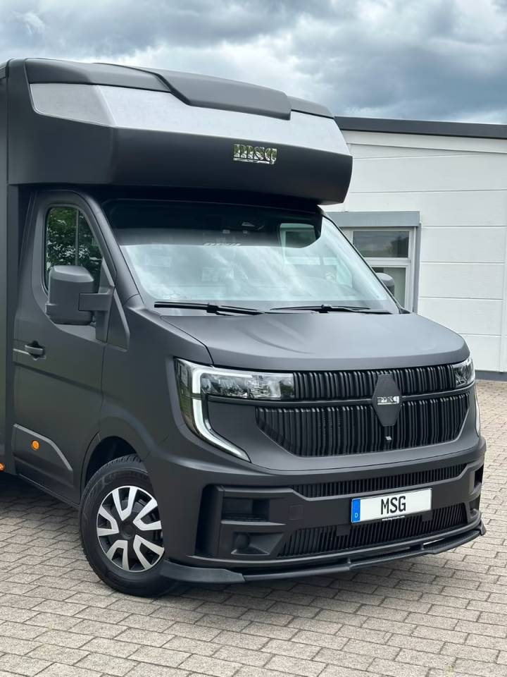 Kleine paardenvrachtwagen (B rijbewijs) Renault RENAULT MASTER 170 MSG STALLION LIGHT AUTOMATIQUE 2026 Nieuw