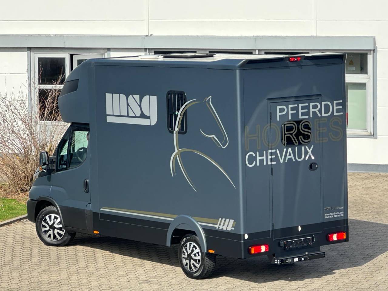 Kleine paardenvrachtwagen (B rijbewijs) Iveco IVECO DAILY 35-210 HI-MATIC MSG STALLION LIGHT 2026 Nieuw