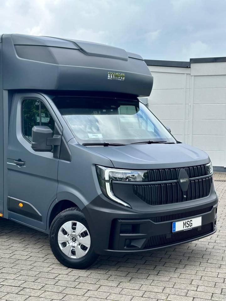 Kleine paardenvrachtwagen (B rijbewijs) Renault RENAULT MASTER 170 MSG STALLION LIGHT AUTOMATIQUE 2026 Nieuw