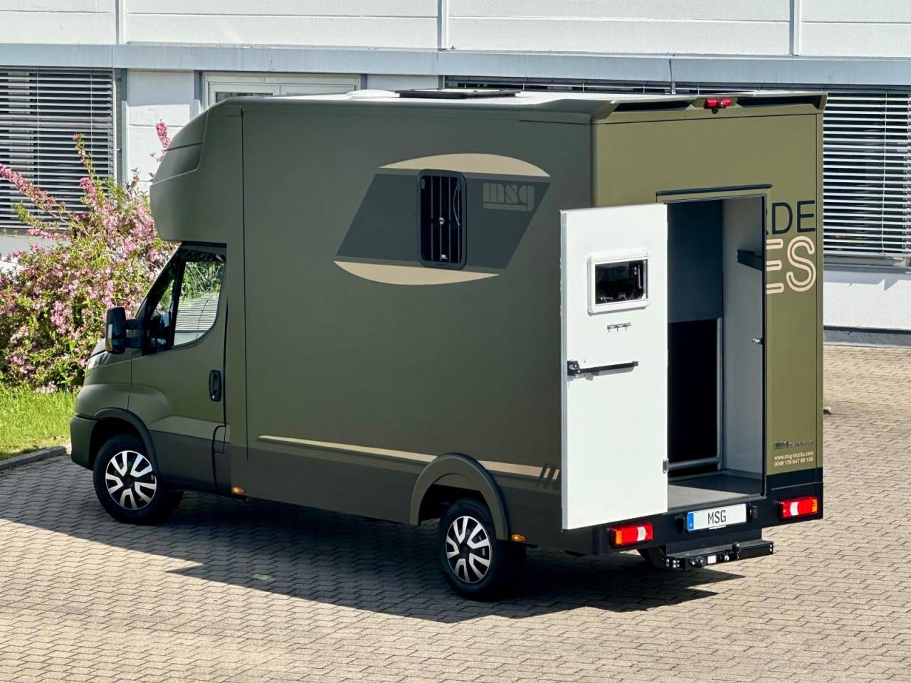 Kleine paardenvrachtwagen (B rijbewijs) Iveco IVECO DAILY 35-210 HI-MATIC MSG STALLION LIGHT 2026 Nieuw