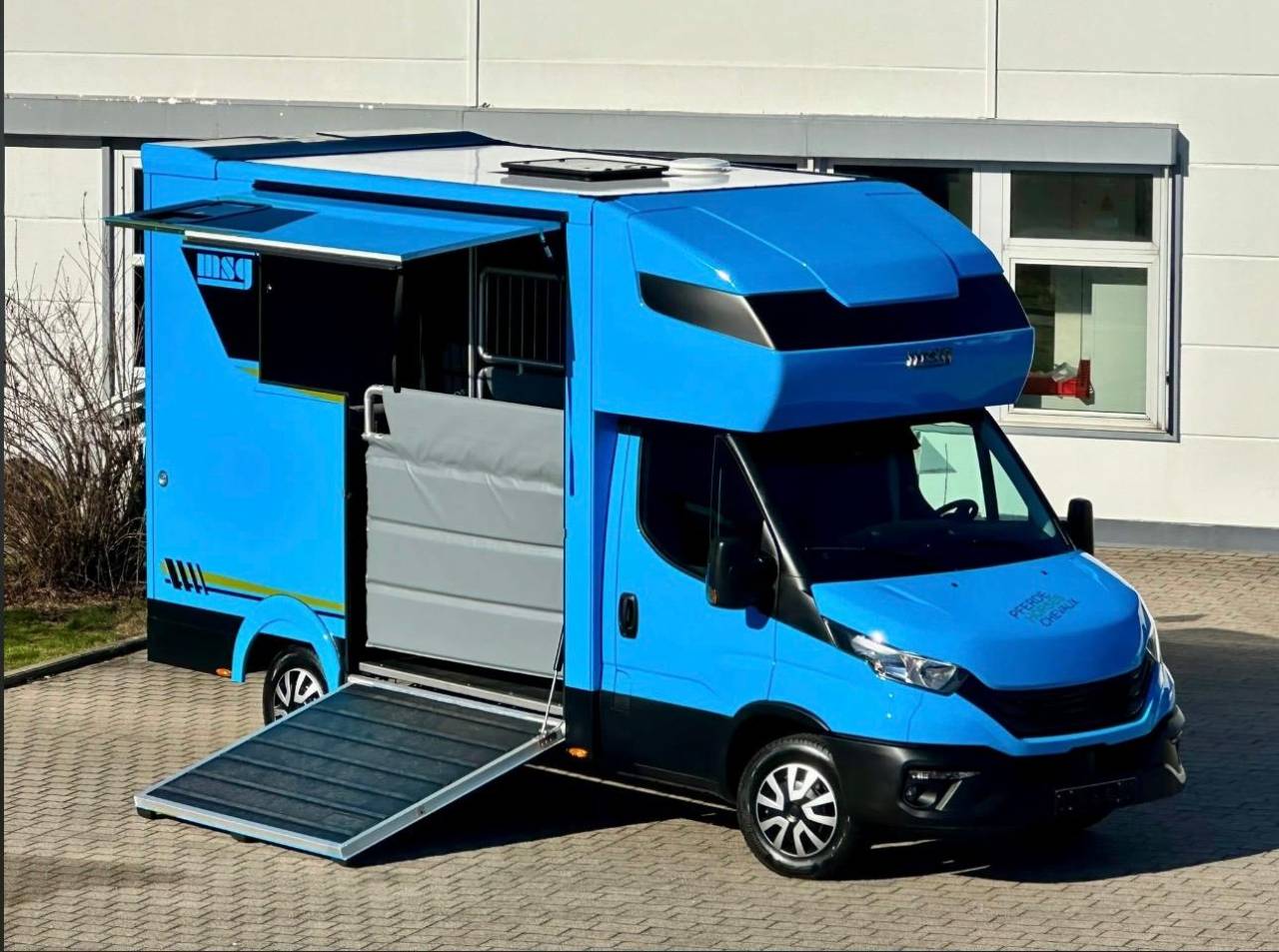 Kleine paardenvrachtwagen (B rijbewijs) Iveco IVECO DAILY 35-210 HI-MATIC MSG STALLION LIGHT 2026 Nieuw