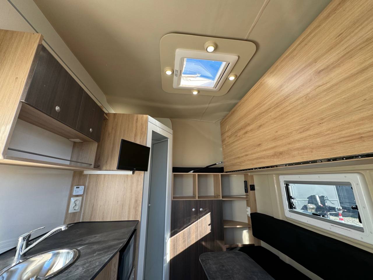 Paardentrailer Anka REMORQUE ANKA 1-3 CHEVAUX & GRAND HOME CAR 2026 Nieuw
