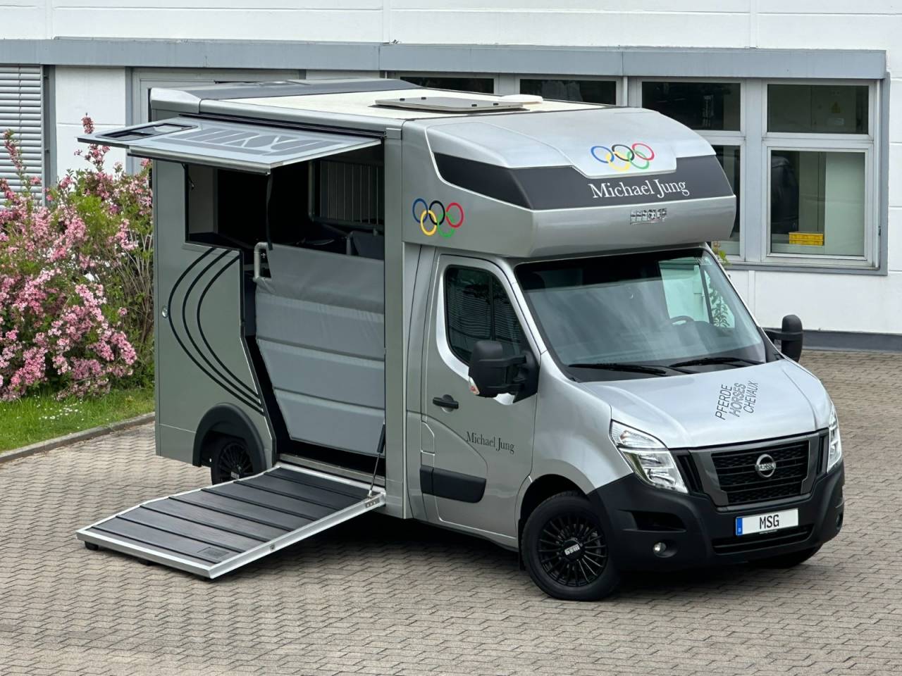 Kleine paardenvrachtwagen (B rijbewijs) Nissan NISSAN INTERSTAR DCI 165 MSG SUPERLIGHT PLUS 2026 Nieuw