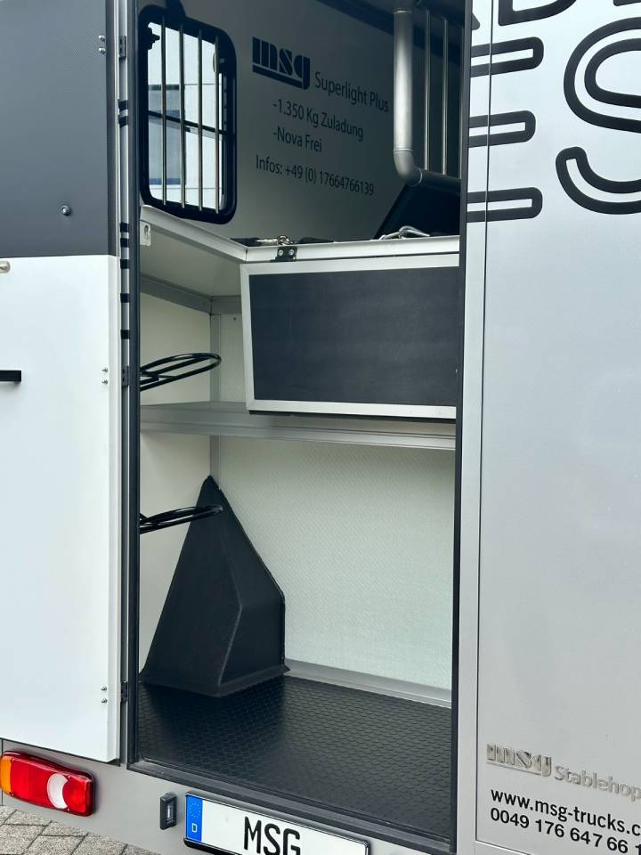 Kleine paardenvrachtwagen (B rijbewijs) Nissan NISSAN INTERSTAR DCI 165 MSG SUPERLIGHT PLUS 2026 Nieuw