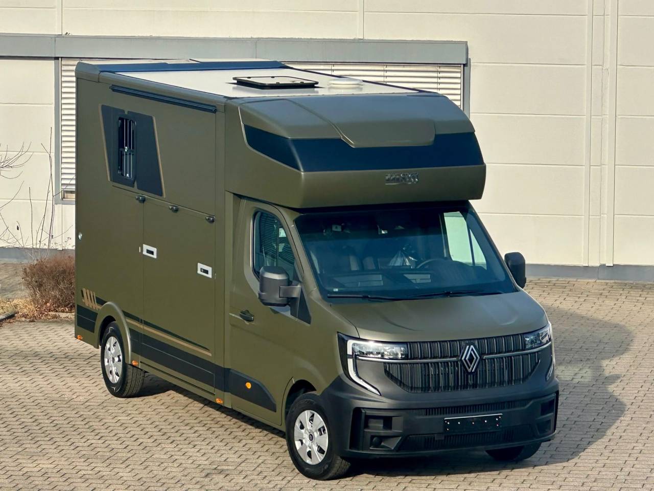 Kleine paardenvrachtwagen (B rijbewijs) Renault RENAULT MASTER 170 MSG STALLION LIGHT AUTOMATIQUE 2026 Nieuw
